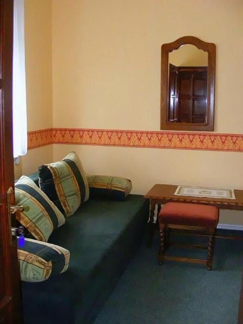 Hotel Fenyves Fogado Szurdokpüspöki Zimmer foto